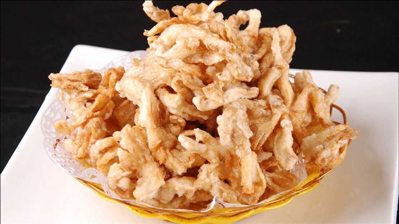 干炸蘑菇要不要焯水,好多人做错了难怪不好吃,这样做才酥脆可口