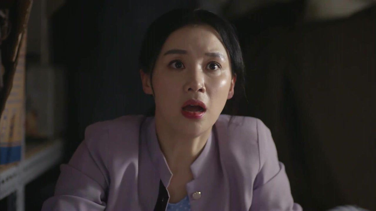 绽放吧百合:服务员值夜班,同事告诉她店里闹过鬼,结果真出事了