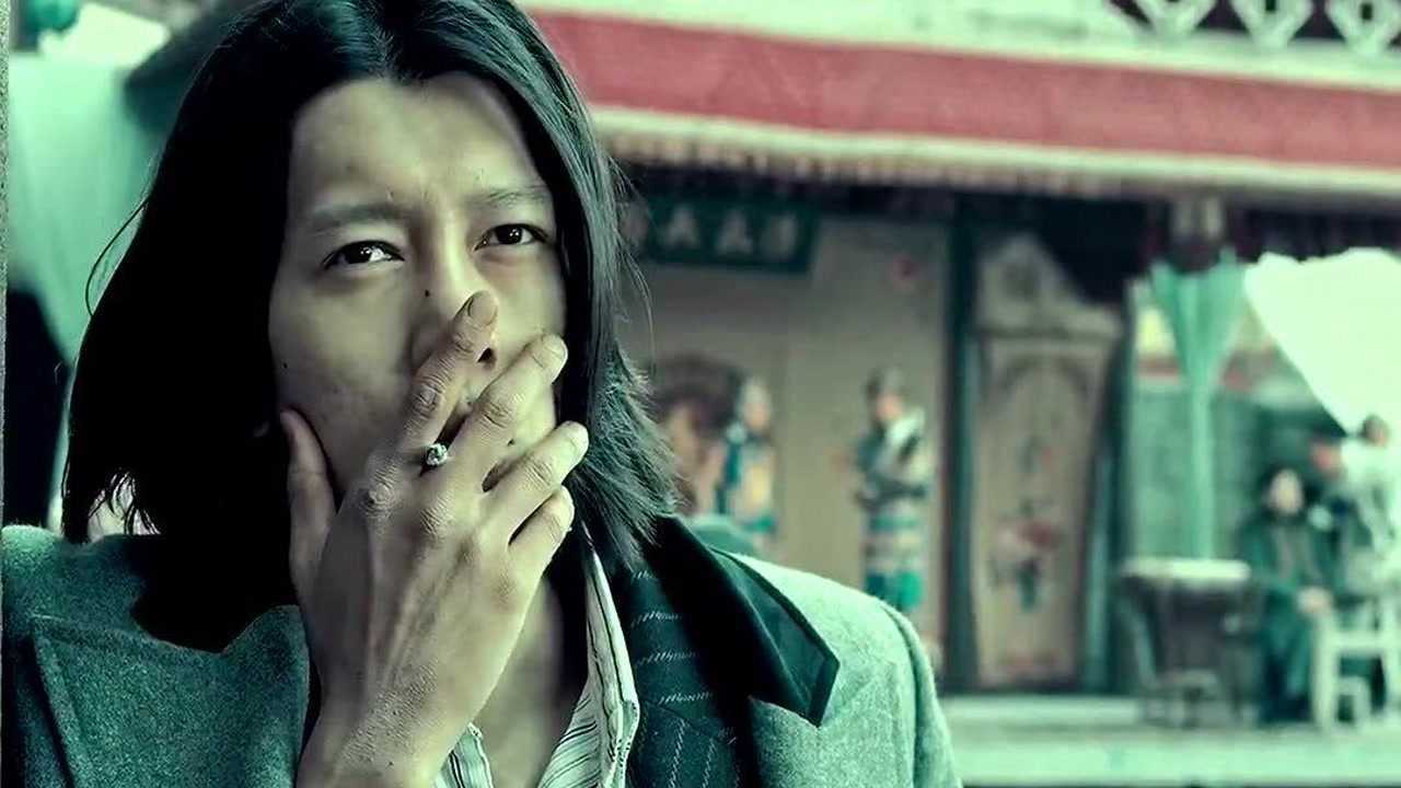 他叫刀子,是一个小混混,但民族大义面前,选择舍生