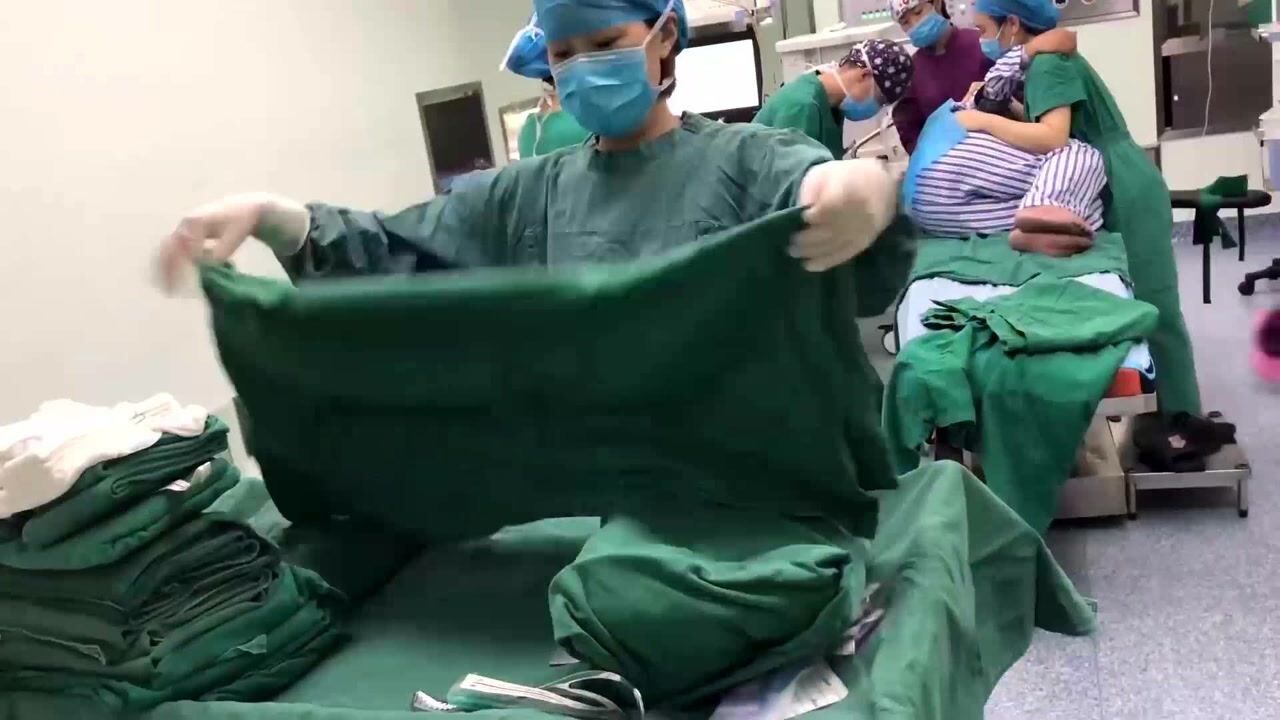 护士带你进剖宫产手术室，镜头记录新生儿出生全过程_腾讯视频