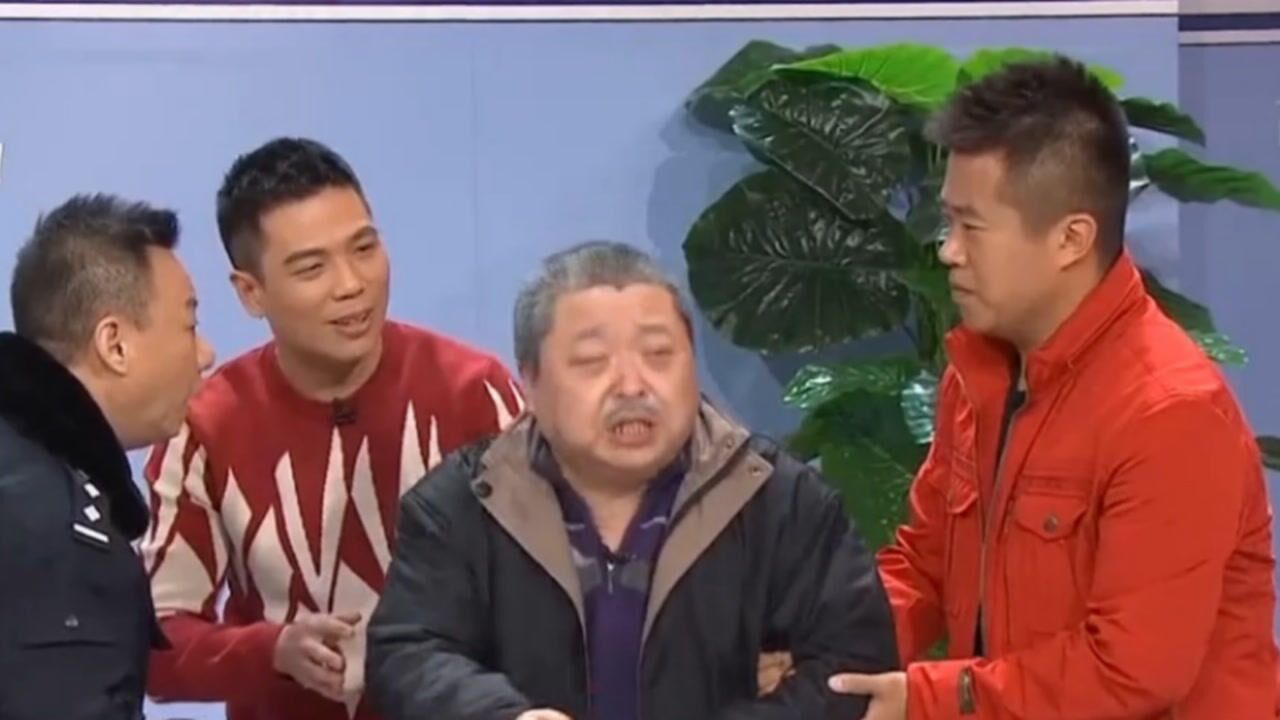 小品《社区民警于三块》,孙涛台上爆笑表演,句句包袱笑料百出