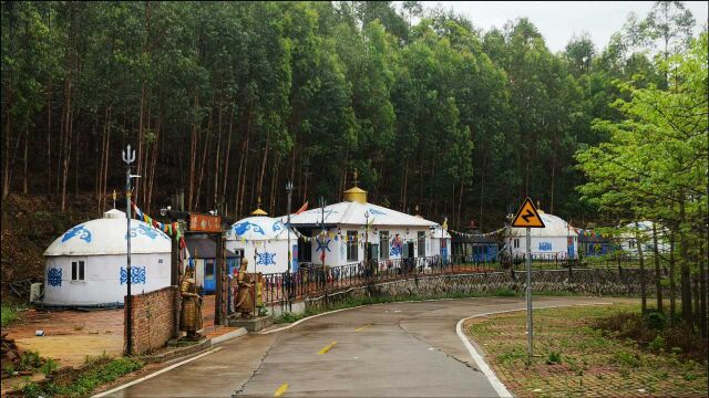 福建山区发现神秘蒙古包,两边路牌全是蒙古文字,过往司机一脸懵