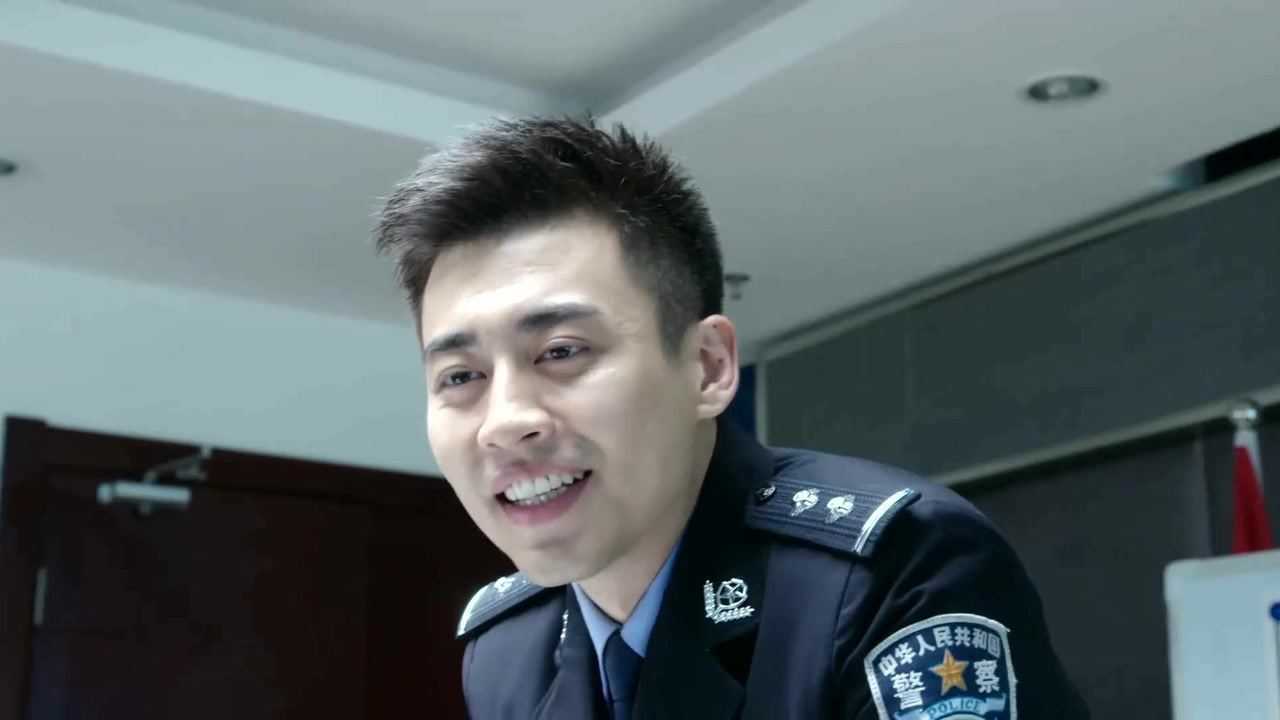 警察锅哥简凡厨艺高超好友强烈申请和他一起可以不愁吃的了