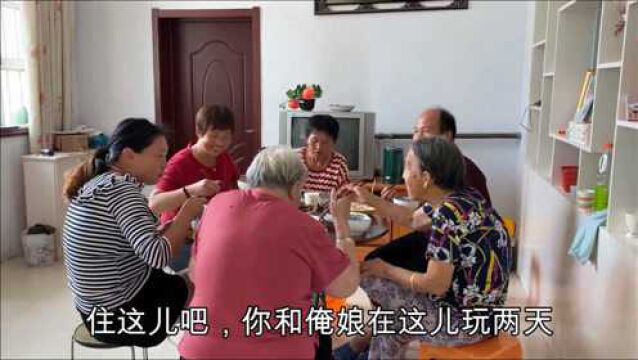 妗子来家玩,大妮二姐高兴的忙前忙后做好吃的,愿此景此情常相伴