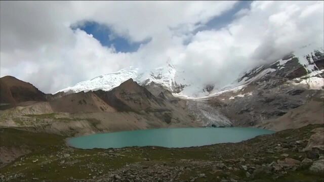 (电视通稿ⷥ›𝥆…ⷮŠ科技)在喜马拉雅山脉的5000米体验冰湖科考