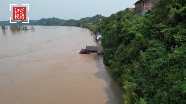 嘉陵江特大洪峰过境 四川蓬安紧急转移群众1310人