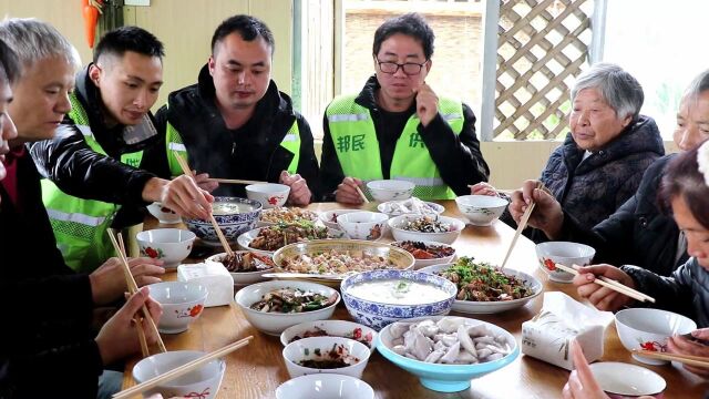 资中邦民供销合作社光临幺妹儿农家小院,一桌好菜招待全体人员