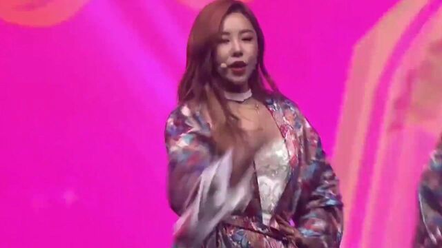 MAMAMOO2021年WAW线上演唱会 现场演唱《Dingga》