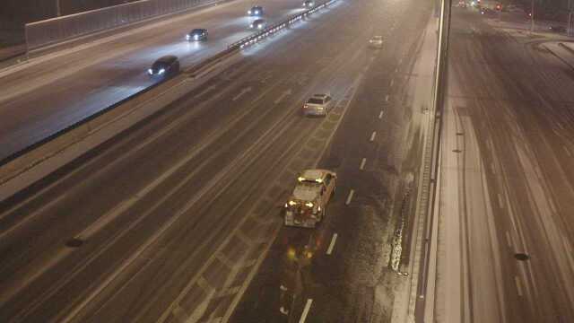 迎战暴雪|郑州市出动28400余人清雪除冰,24小时不间断作业