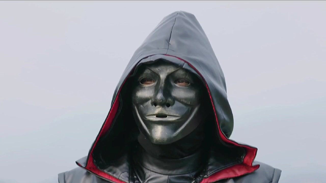 一身黑袍的恶魔,竟然是一个女人