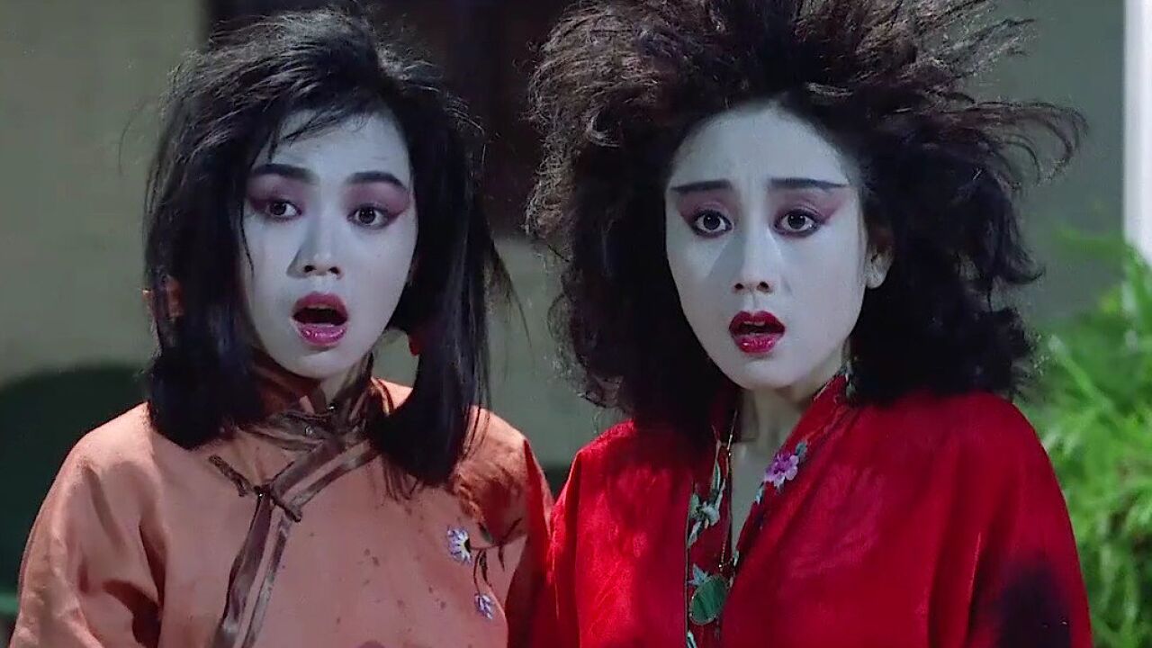 搞笑鬼片:用爷爷骨灰砸女鬼,砸出了爷爷鬼魂,女鬼却害羞地跑了_腾讯