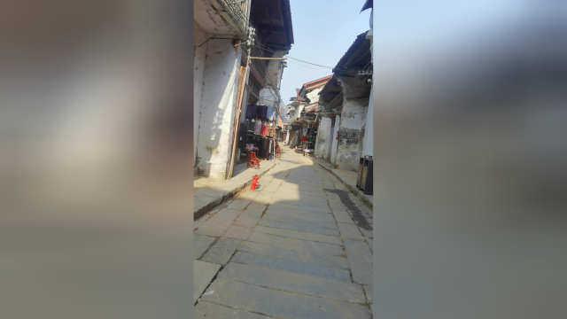 赤壁市新店镇明清石板古街变了样,有点繁华的景象