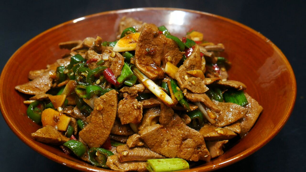 湘菜大厨教你爆炒猪肝的家常做法,简单易学,香辣入味下酒又下饭