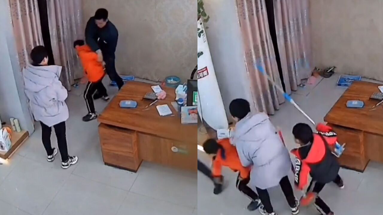夫妻打闹俩儿子以为妈妈受欺负,抄起扫把追着爸爸打,妈妈:感动