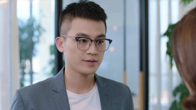 霍佑泽为爱裸辞 放弃CEO职务