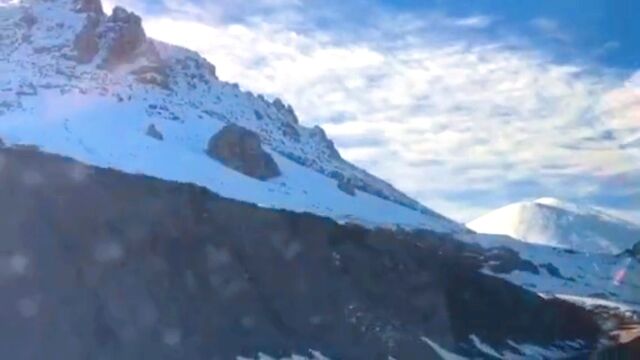 西藏之旅风景视频雪山蓝天晴朗的天空