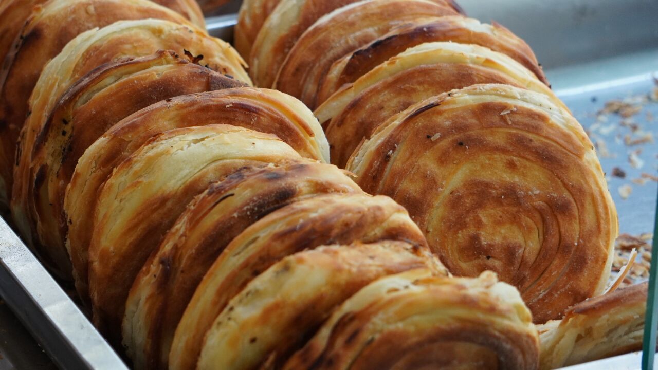 舌尖上的稷山饼子:色泽黄亮,表皮酥脆,层次鲜明,满口飘香!_腾讯视频