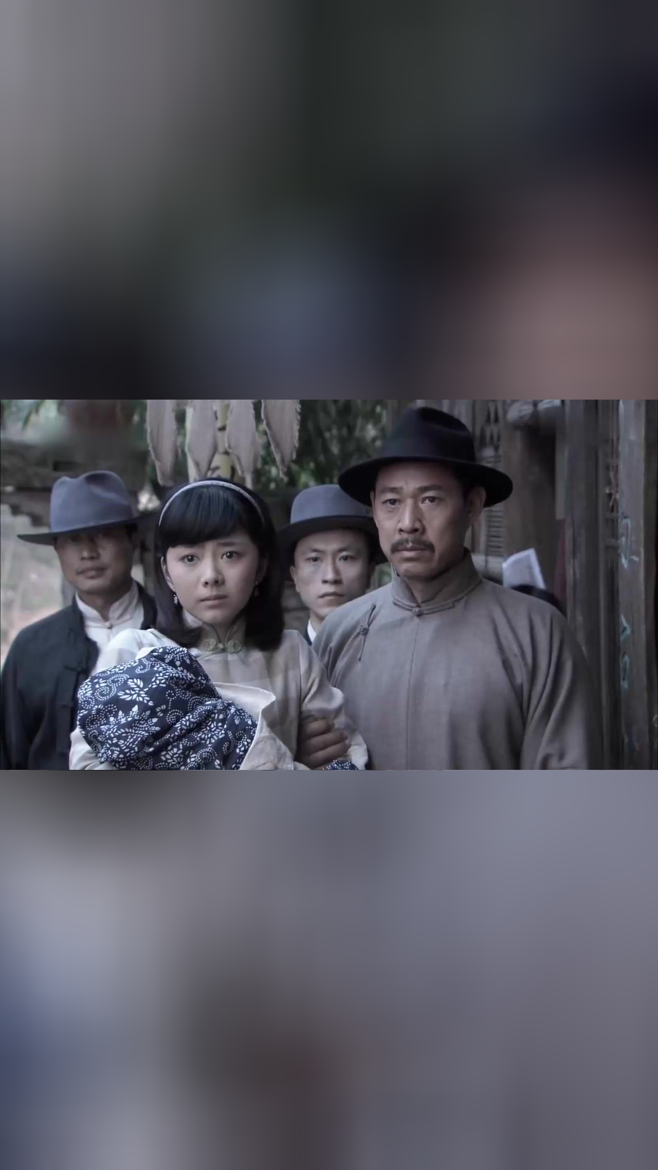 雾都:梦鲤看了眼儿子和美琪,心甘情愿的被警察带走