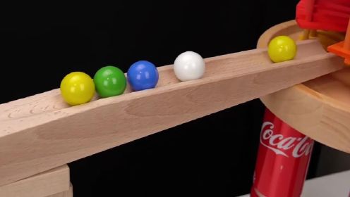 弹珠积木乐园系列：可口可乐搭建大理石赛道，彩色滑梯、木质楼梯，更喜欢哪个环节？