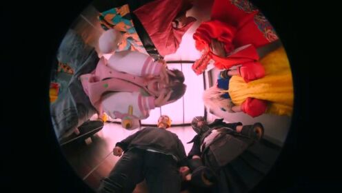 小鬼-王琳凯原创专辑《DEADLINE》最新单曲《十八岁之前统治宇宙》MV