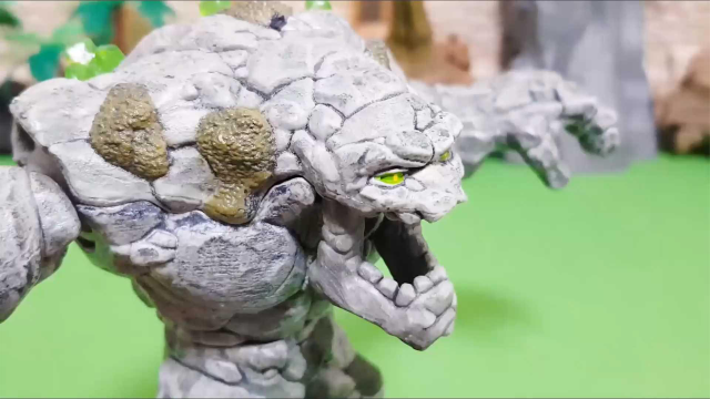 怪兽石巨人,大战恐龙霸王龙,三角龙前来助阵