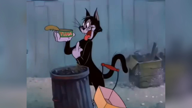 搞笑配音:《猫和老鼠》大黑猫逛超市 发现鲜牛奶 结果手被砸了