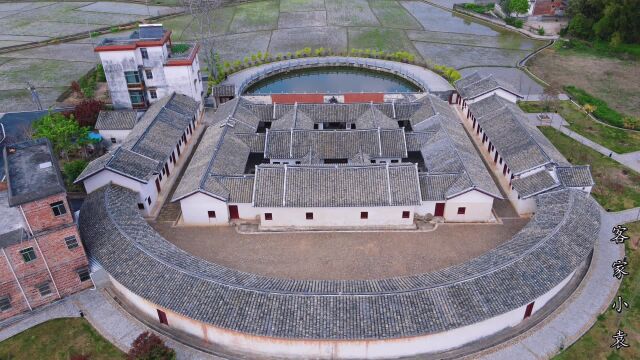 广东五华县武状元李威光故居,有钱难住这样的房