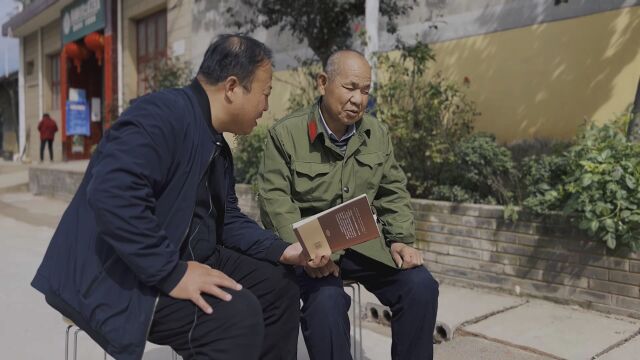 西安回民街卖鸡蛋的盲人张喜平 他的故事被写成小说了