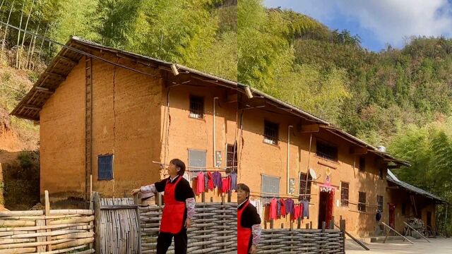 男子拍摄深山农村土坯房老家,乡土风景治愈人心,网友:像是仙境