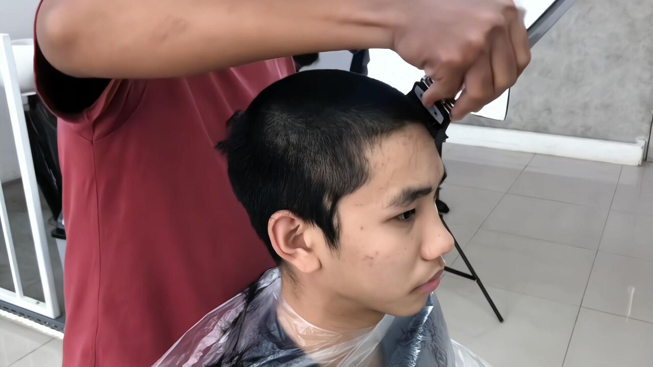 卡尺剪男生圆头发型技术,简单又帅气,敢剪这发型的很考验颜值啊