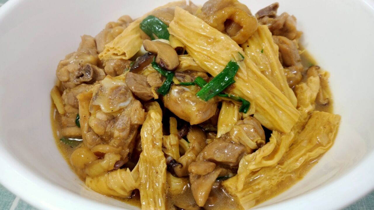 腐竹里加鸡腿肉,又嫩又滑又下饭,既美味又入味,收藏先