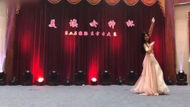 婀娜多姿的埃及艳后