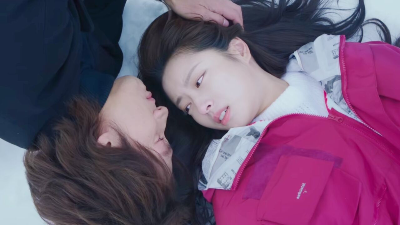 夏花:萧寒得知何冉患病真相,深情求婚何冉,雪地表白这幕好感人_高清1080P在线观看平台_腾讯视频
