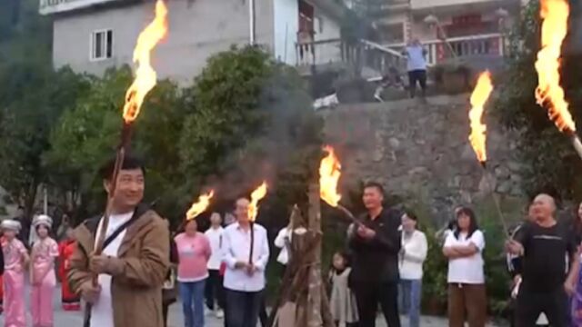 湖北建始庆丰收贺团圆,“摸秋”庆丰年