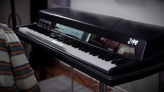 J3PO unboxes and plays the Vintage Vibe Electric Piano (J3PO Signature Model)