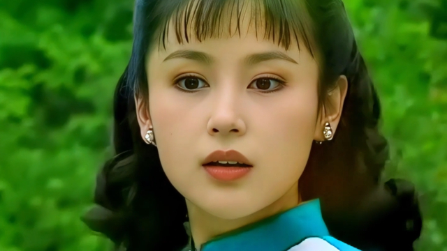 当琼瑶力捧的陈德容遇到不可方物的陈红时,谁更好看?