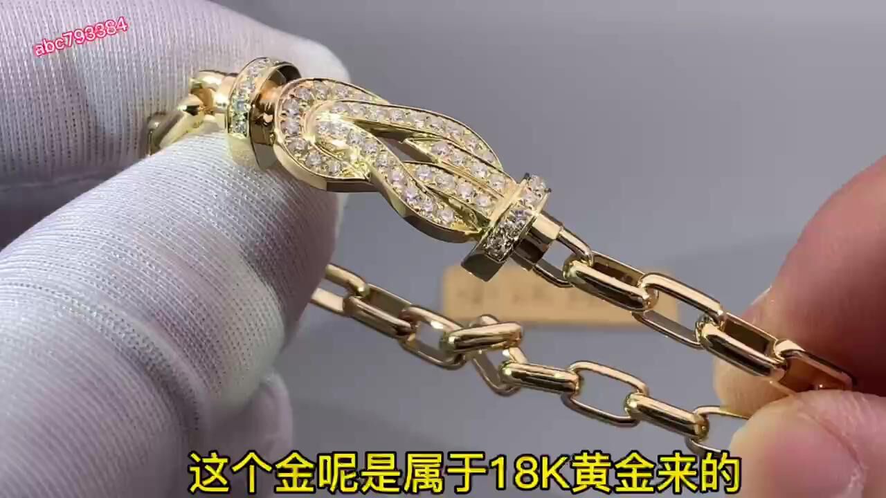 小江珠宝;经典绝美的18k黄金8字扣马蹄满钻手链 时髦精女孩入款 简约