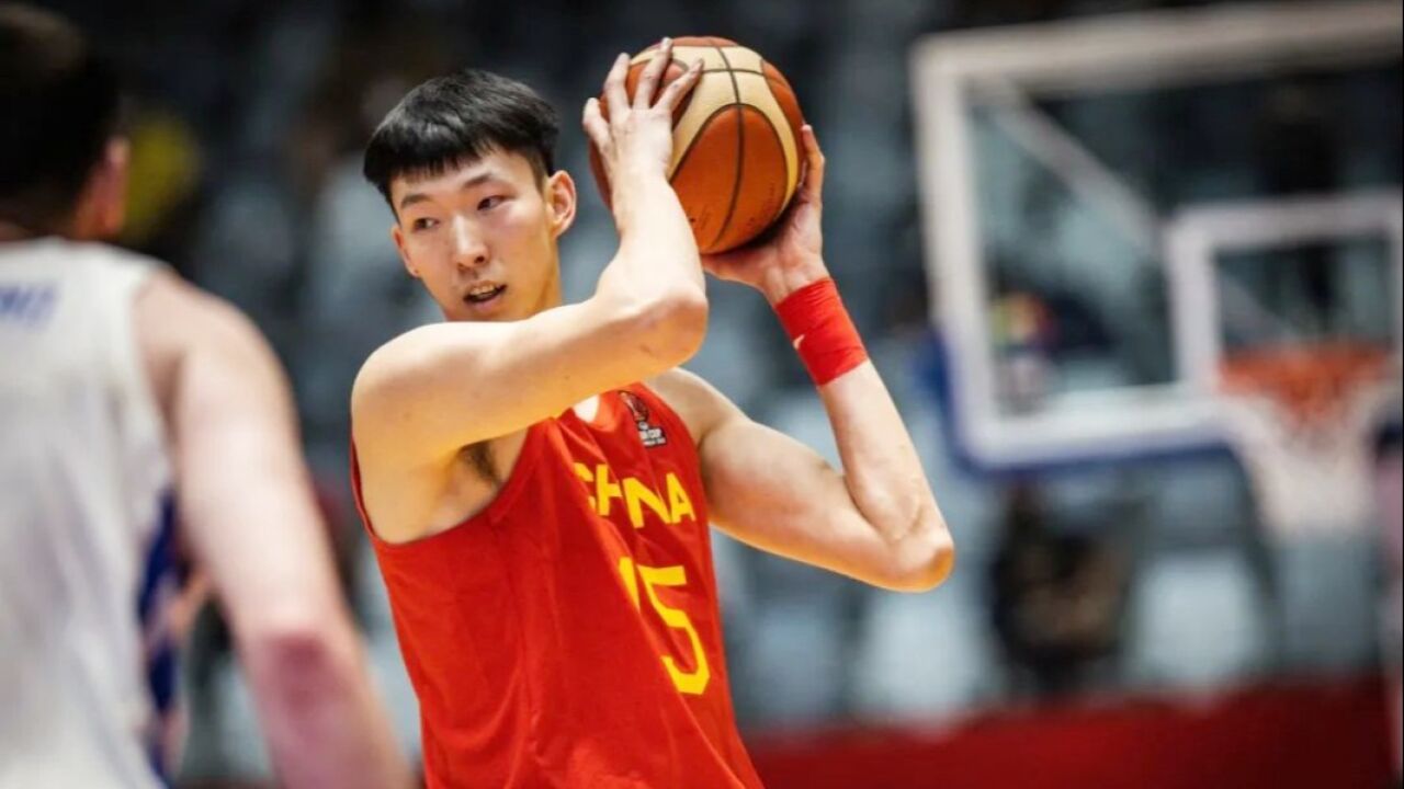 中国男篮短训营名单:周琦领衔 林葳曾凡博在列,将与香港俱乐部打两场