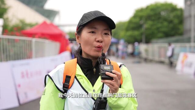 杭州这场马拉松,来了一群背着“橙盒子”的阿里技术人