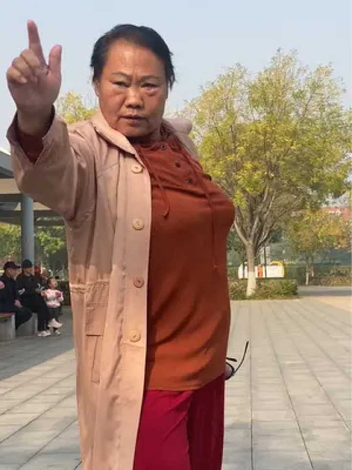 帅锅晨风#唐山大妈 唐山三姐