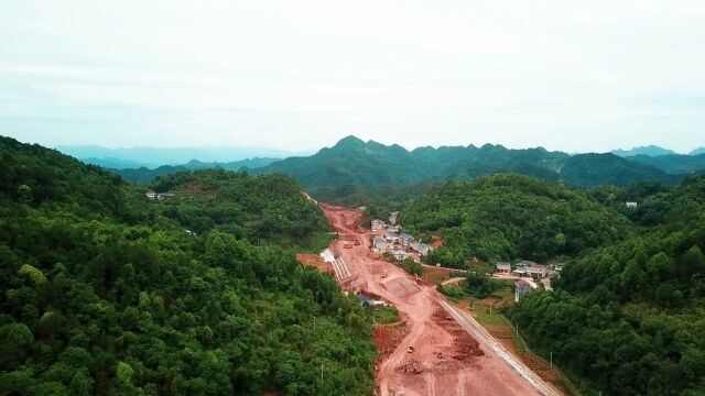 航拍湘鄂边界湖南在建高速路炉慈高速,也是呼北高速组成重要路段