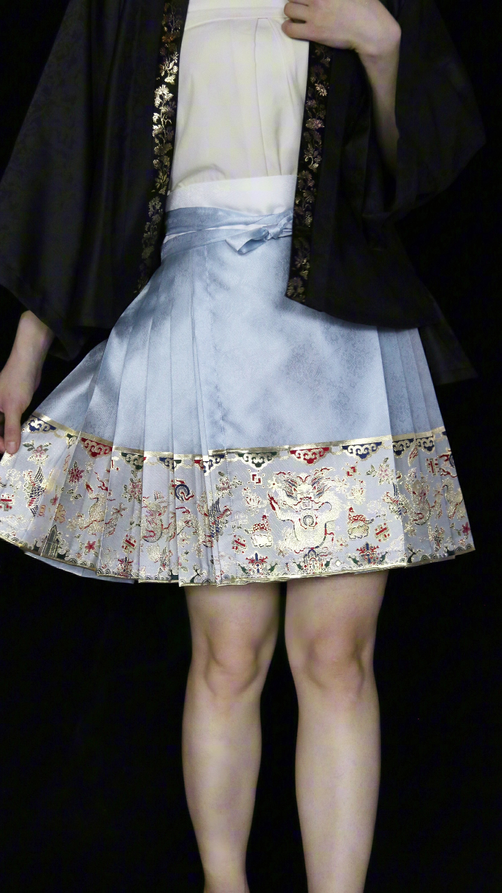 夏天到了,又可以穿上清凉的短马面裙了!