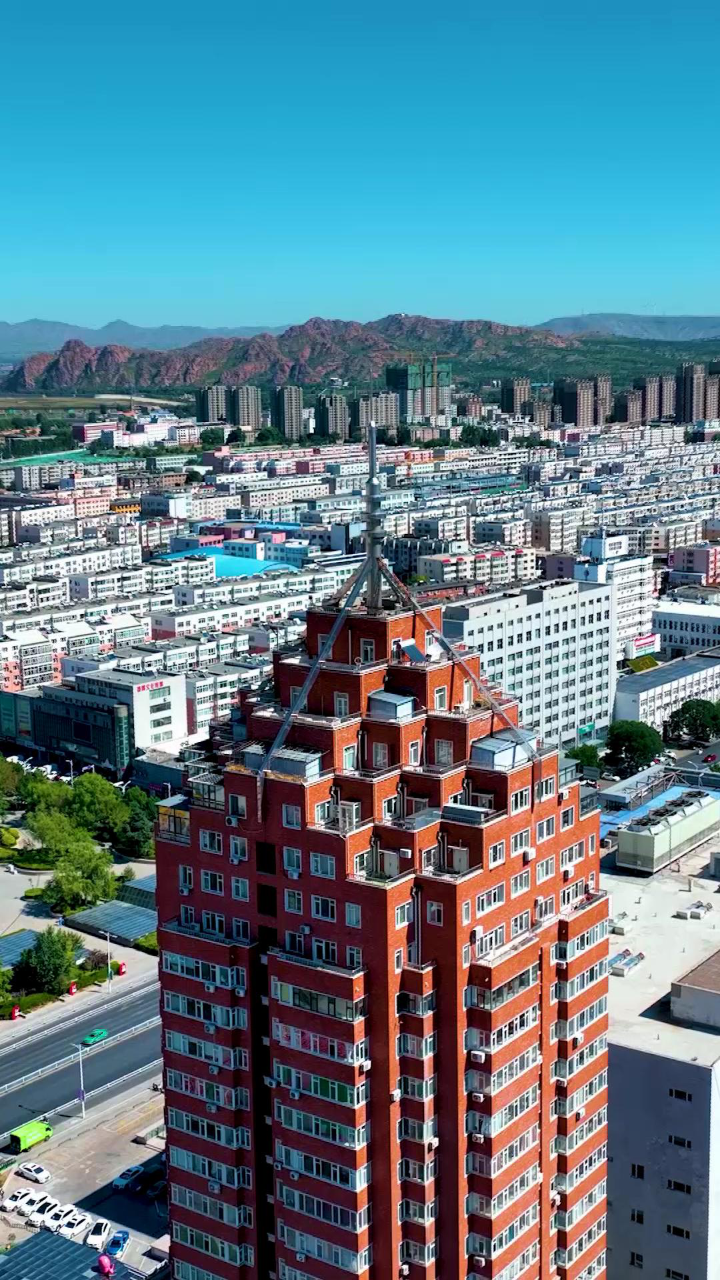 文化大厦 2003年建成,当时赤峰第一高楼.