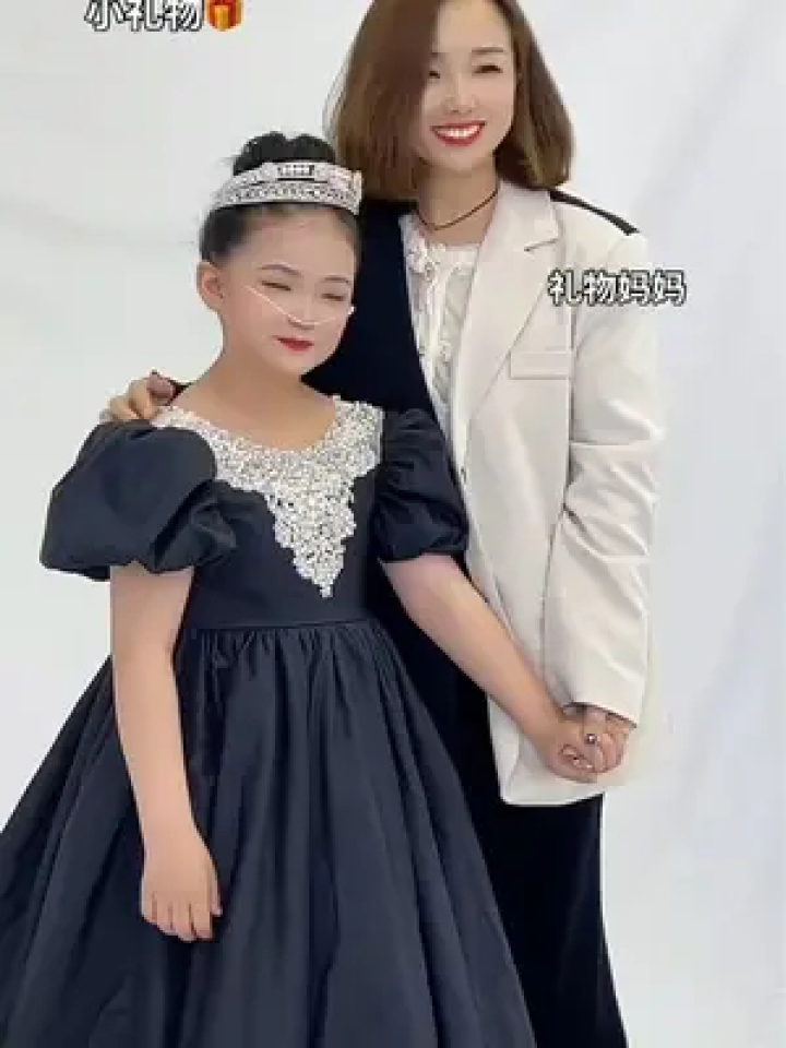 愿你 #李悟小礼物 ##爱唱歌的小女孩