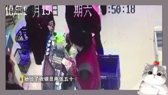 监控:自作聪明!山东烟台女子超市“顺手牵羊”,监控全程拍下