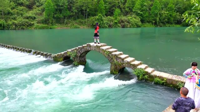 湖南湘西免费景点,每天大量小姐姐来这里拍照打卡,最美网红桥!