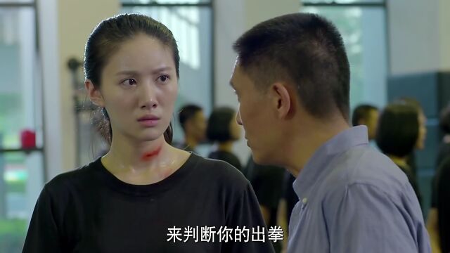 小伙赶鸭子上架,凭借流氓昏招,制服桀骜不驯的曼妙女教官!