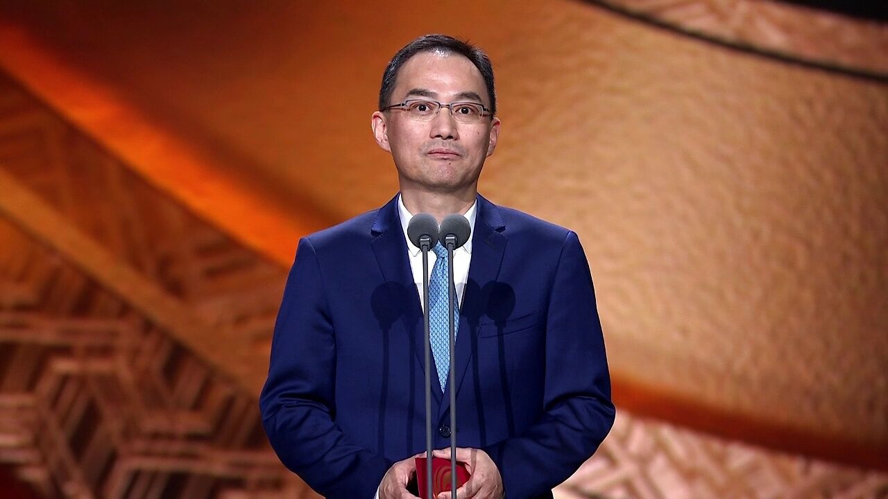 徐威:华人盛典已经成为一本铭记华人精神的纪念册