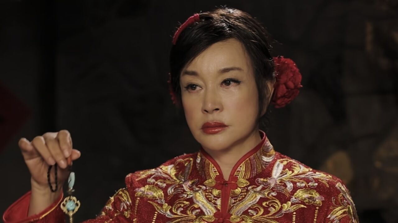 71岁刘晓庆演少女引群嘲!曾回应外界争议:自信的女人最嫩