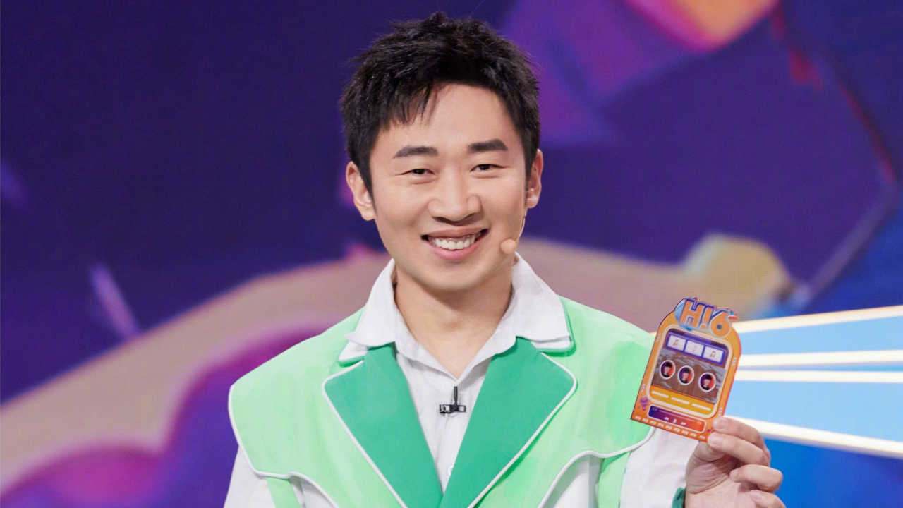 杨迪曝艺人聚会带女朋友,女方颜值堪比娜扎,一行为无知拜金让人下头